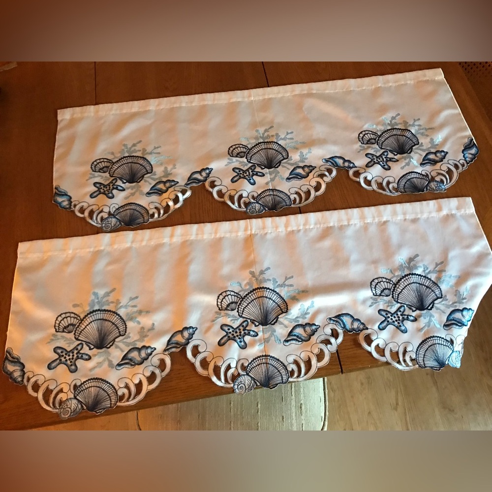 Seashell-Themed Valances